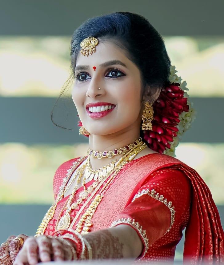 HELAN BEAUTY PARLOUR VALANCHERY